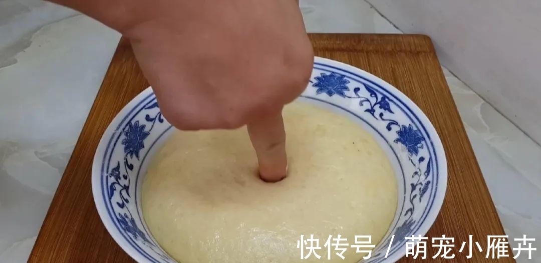 面粉|面粉别蒸馒头了,加2个鸡蛋,外皮焦脆不油腻,学会都能摆摊了