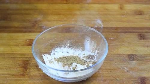 家常烙饼怎样做不硬？掌握这做法，做出来柔软起层，凉了也不硬