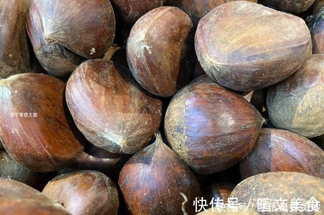 扁形|板栗买圆的还是扁的好教你4个挑选妙招,买到手的个个香甜粉糯