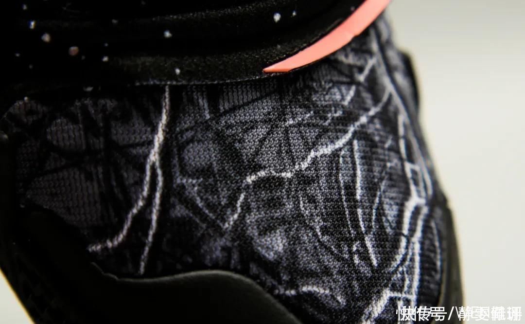 一双鞋上有十多款鞋的元素?欧文S2是历代签名鞋的浓缩?