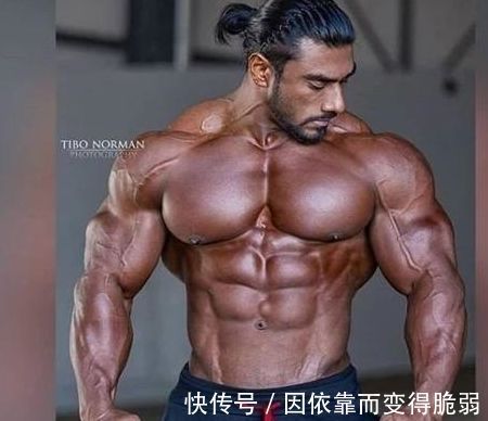 训练|做俯卧撑练胸与用杠铃卧推练胸相比,这3点告诉你肌肉差距有多大