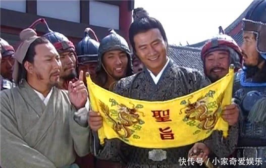 烫个|朱元璋在大臣衣服上偷偷烫个洞,第2年洞还在,皇帝:杀了他