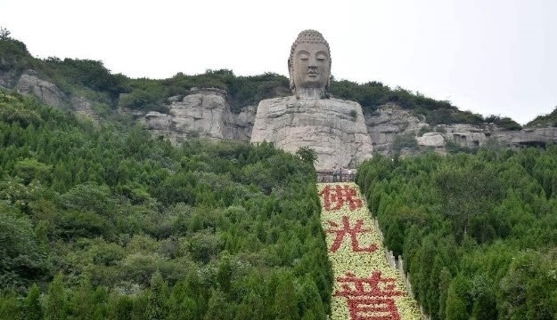 尴尬|中国最尴尬的佛像，出土时头不见了，当地：花钱买了“新头”粘上