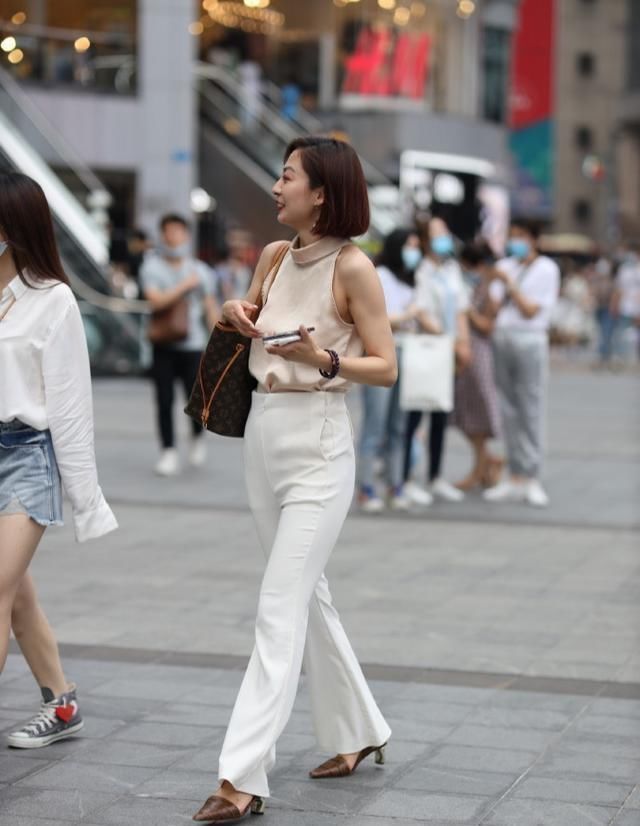 气息|打底裤可以散发又欲又撩气息,打破单调格局,显得时尚潮流范十足