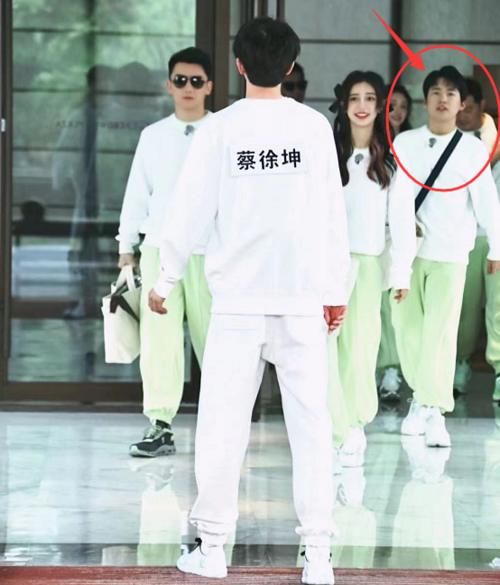 郭麒麟回归《奔跑吧》,谁留意到蔡徐坤第一反应?真实交情藏不住了
