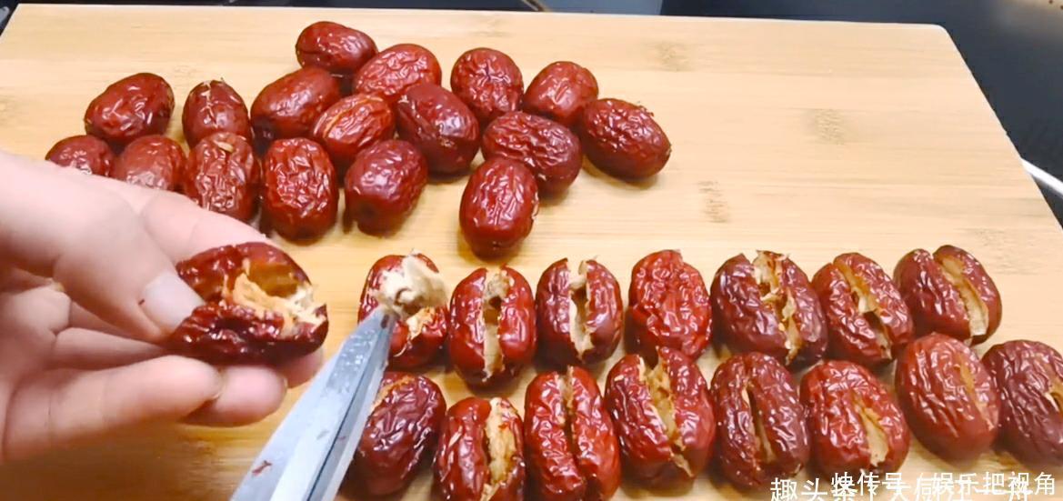  学会|天冷后多吃红枣，学会这种做法，红枣口感爽滑有弹性，营养又好吃
