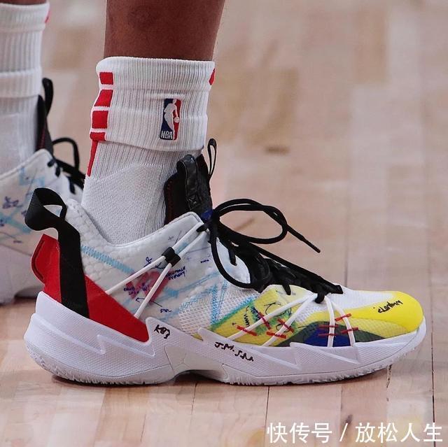 绝杀|是什么鞋助巴特勒绝杀|今日球鞋上脚