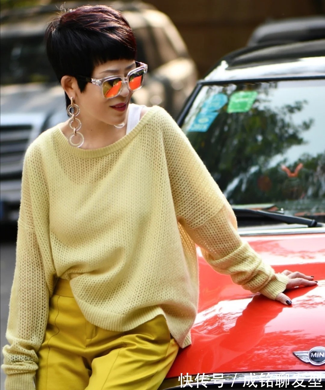 梅姨|62岁的奶奶靠气质美得出众!服装搭配减龄又时尚,每一套都不简单