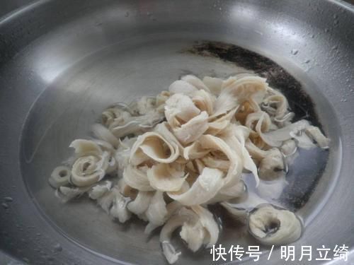 冬天，少吃猪肉多吃它，每天炒一盘，补钙质，营养极高，不懂太可惜