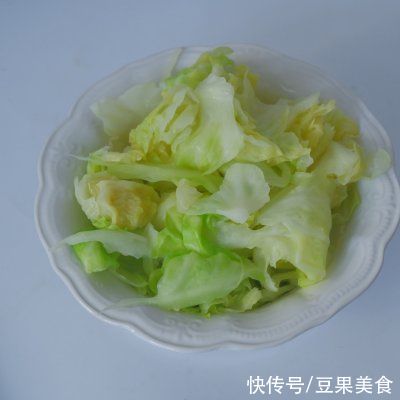 减脂菜|好吃的包菜这么吃，可以吃一个，是不是很有食欲呀