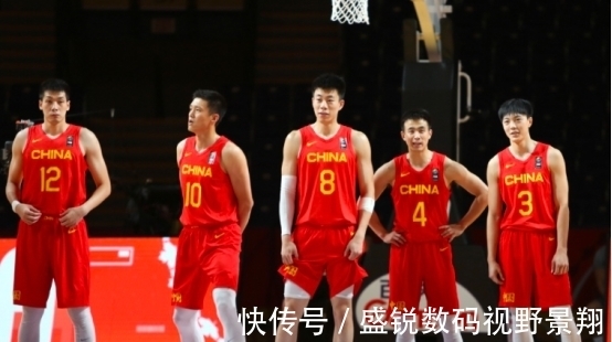 cb男篮惨败胡明轩却可昂首离开，高颜值妈妈不容易，曾怒斥场外谣言