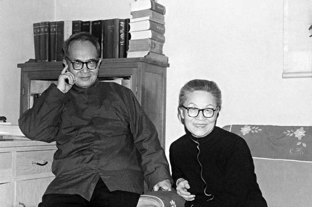 杨绛《我们仨》:人到晚年,最亲的不是老伴儿和子女,而是这个人