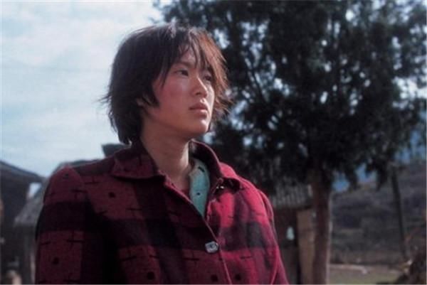 列车|妈妈在列车上给孩子冲奶粉,乘客看到马上报警,拯救孩子一生