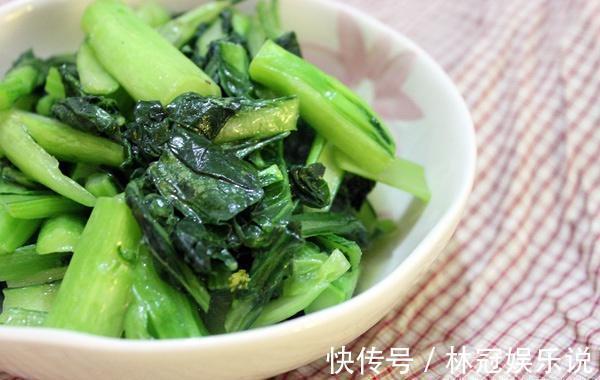 炒青菜|炒青菜时,万万不可直接下油锅,多加一步,青菜又香嫩又青翠