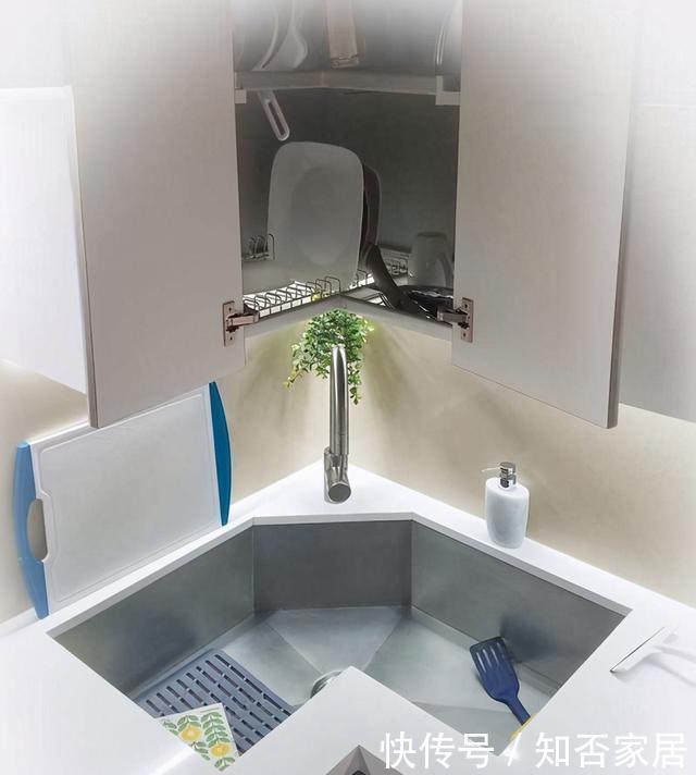 菜区|厨房灶台水槽放拐角鸡肋空间巧利用,台面多出放菜区,真棒