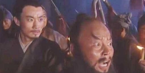 梁山#水浒传中最悲情的一段,李逵喝下毒酒说了22个字,道出了宋江本性!