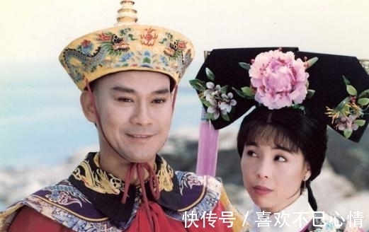 纪晓岚!乾隆下江南看到一副对联,写得口气太大,当场带走一个人