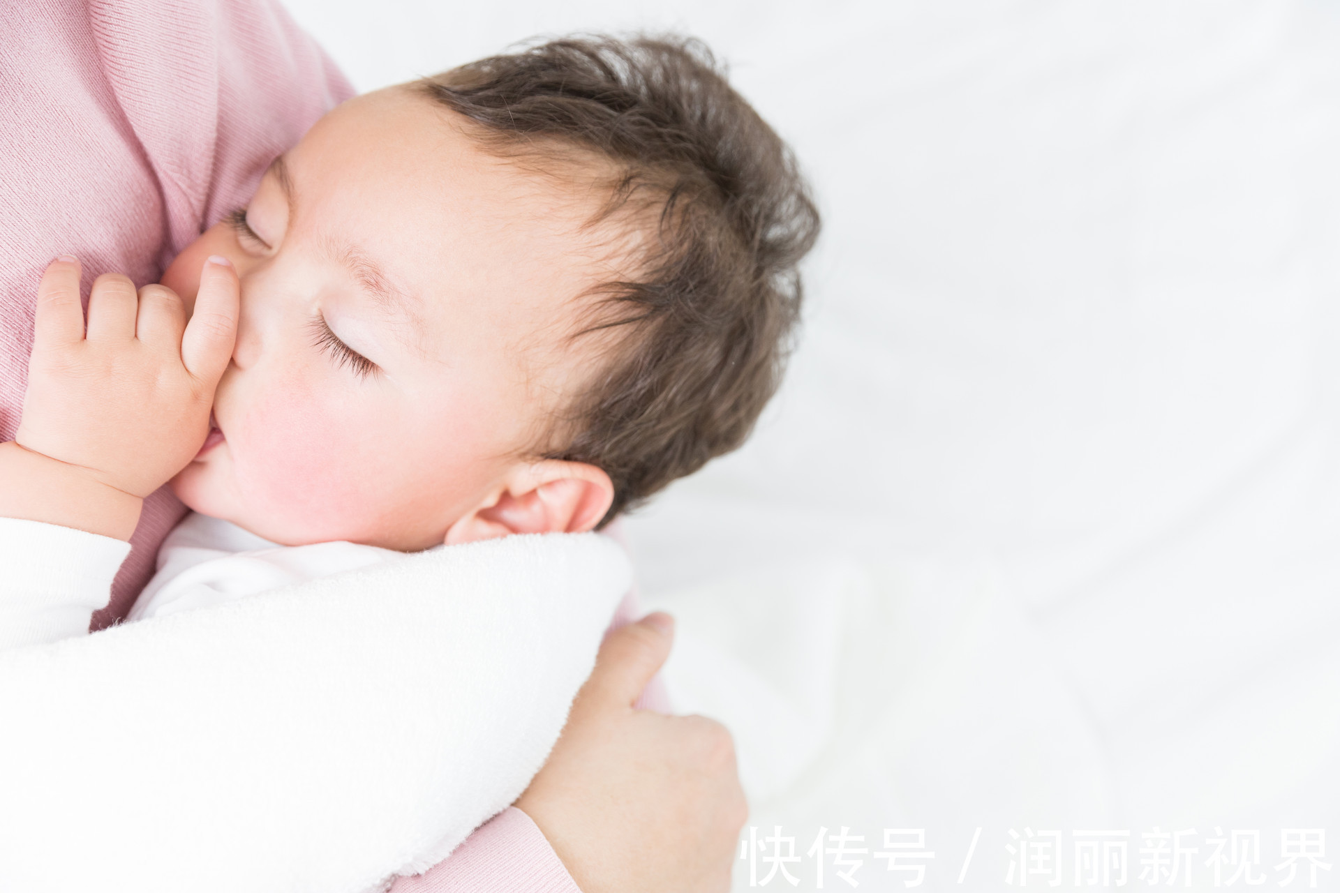 口水|孩子吃辅食就加盐可能会导致宝宝缺锌又缺钙,长不高还挑食