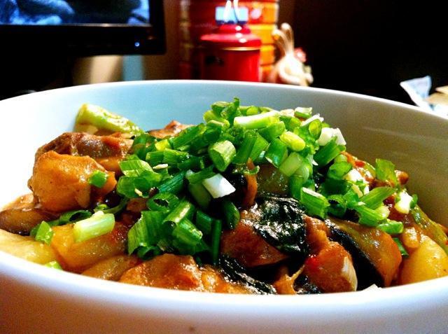 土豆焖鸡|很多人忽视的“地下苹果”，维生素是苹果的几十倍，抗老预防便秘