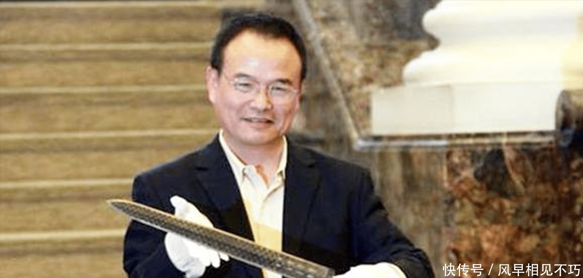 越王勾践剑历经千年不锈,专家在X光下照射,直呼:这不可能