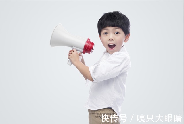 戴眼镜|孩子近视度数不高,就得戴眼镜吗?医生这样回答