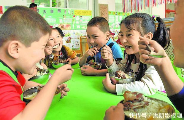 饭量|挑食女儿上幼儿园后饭量大增，妈妈欣慰，辞职老师晒出“真相”