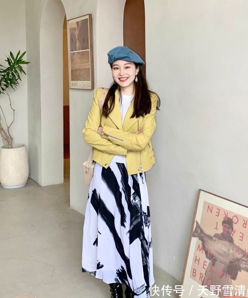 圈粉 长相不惊艳、个头也矮,她为啥凭穿搭圈粉5万?这穿衣配色绝了