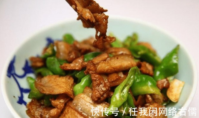 做辣椒炒肉,掌握“2个技巧”,炒好后辣味足香味足,特别下饭