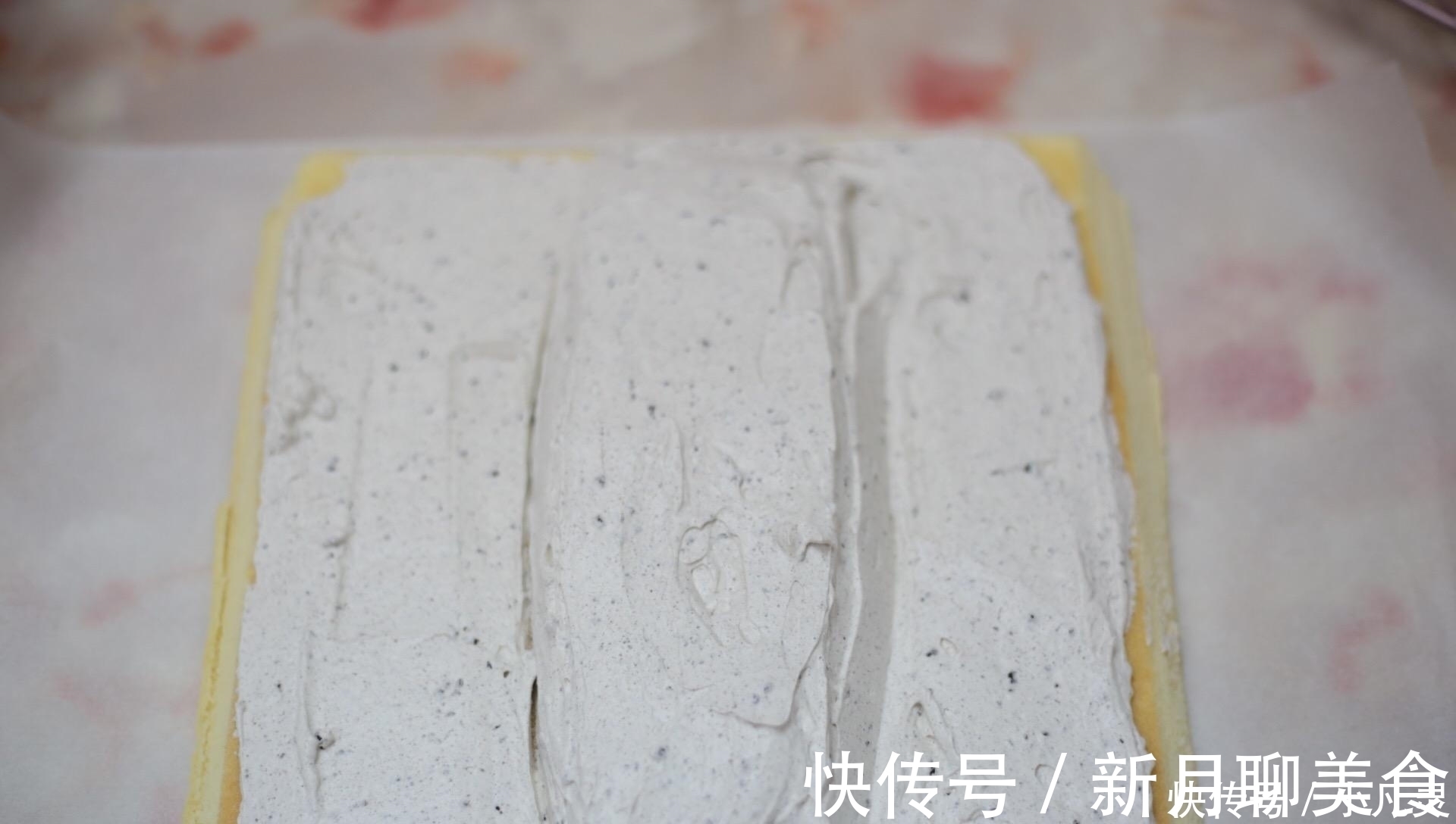 蛋糕不要再去外面买，4个鸡蛋半碗面粉，3分钟学会，比买的香多