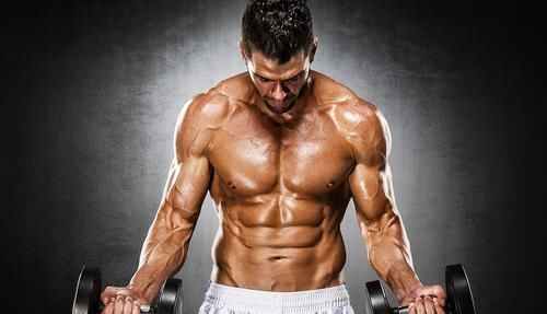 俯卧撑|负重卧推与自重俯卧撑相比较,哪个动作增肌效果更好?