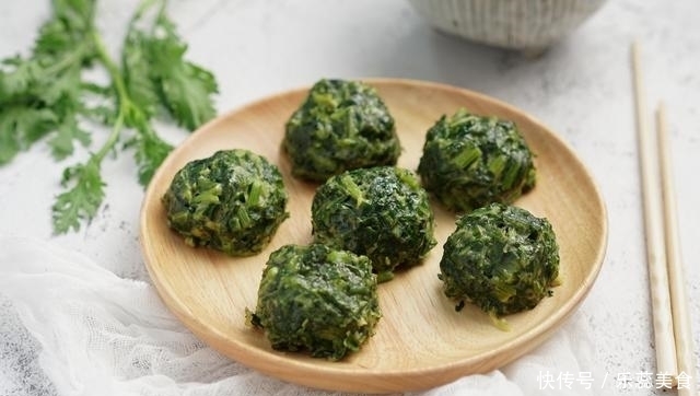 面粉|春季不能错过这种蔬菜,做成丸子蒸着吃,原汁原味,营养太棒了