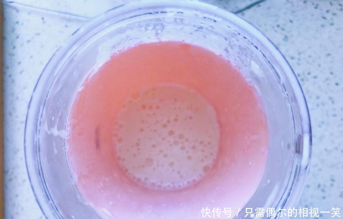 早餐别只喝牛奶,加点山药做山药百合双拼奶,营养又滋润