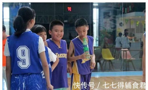 家长们|初中生“标准身高表”出炉,男生女生标准不同,多半孩子不及格