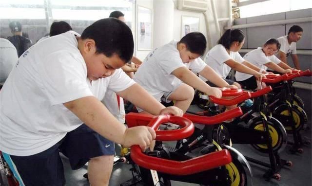 青春期|骨骼线闭合前,孩子的身体会发出信号,抓住机会身高还能再蹿一蹿