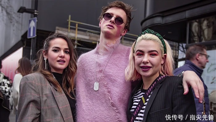 100块把土鳖宅男变鲜肉超模,英国俩沙雕小哥把时尚圈玩坏了