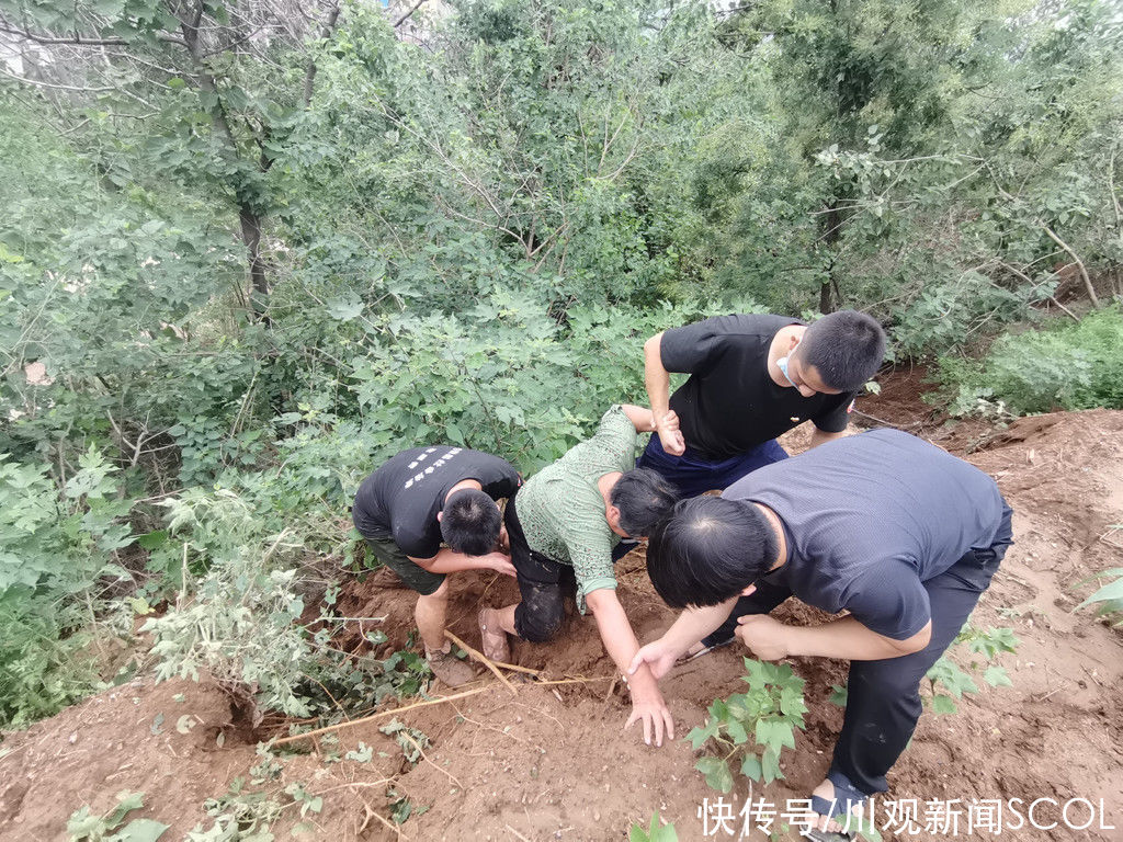 我们来了|眉山丹棱5名志愿者抵达河南：“暴雨灾害我们遭遇过，所以我们来了”