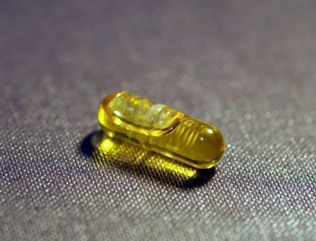 维生素d|宝宝出生后容易缺维生素D家长不要盲目喂鱼肝油，这些事要懂