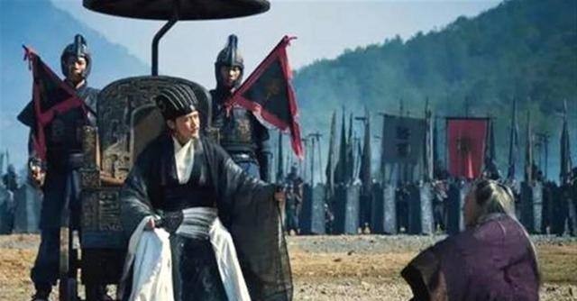 明明|诸葛亮明明会骑马,打仗时为何总坐四轮车?原因其实很简单