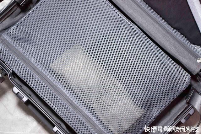 稳固安全，便于携带，说走就走的地平线8号power行李箱