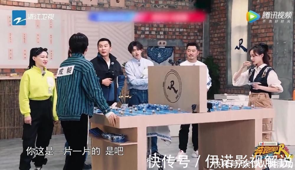 反应机敏|蔡徐坤、baby、金靖都嘲笑成毅“笨”,但成毅粉丝只炮轰金靖