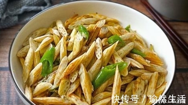 它是“穷人的阿胶”,每天炒一盘,排出毒素,气血足了,肌肤细腻