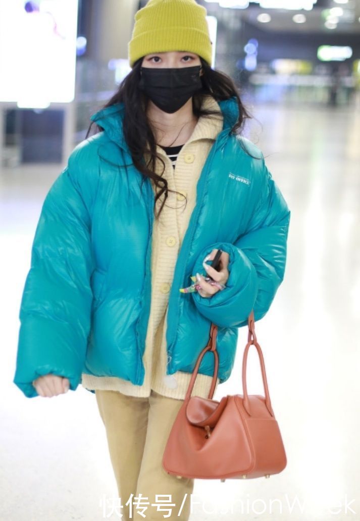 下半身|果然胖胖的面包羽绒服最保暖了，轻松减龄，穿出少女感