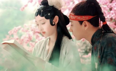 薛宝钗#影版《红楼梦》来了,林黛玉薛宝钗美得冒泡,贾宝玉更是颜值巅峰