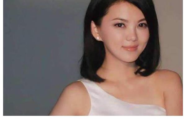 闪婚亿万富翁，一顿饭就吃上千块，是什么造就了李湘的彪悍人生？