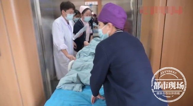 湖北省妇幼保健院光谷分院|二胎妈妈突然腹痛 宝宝生在车上