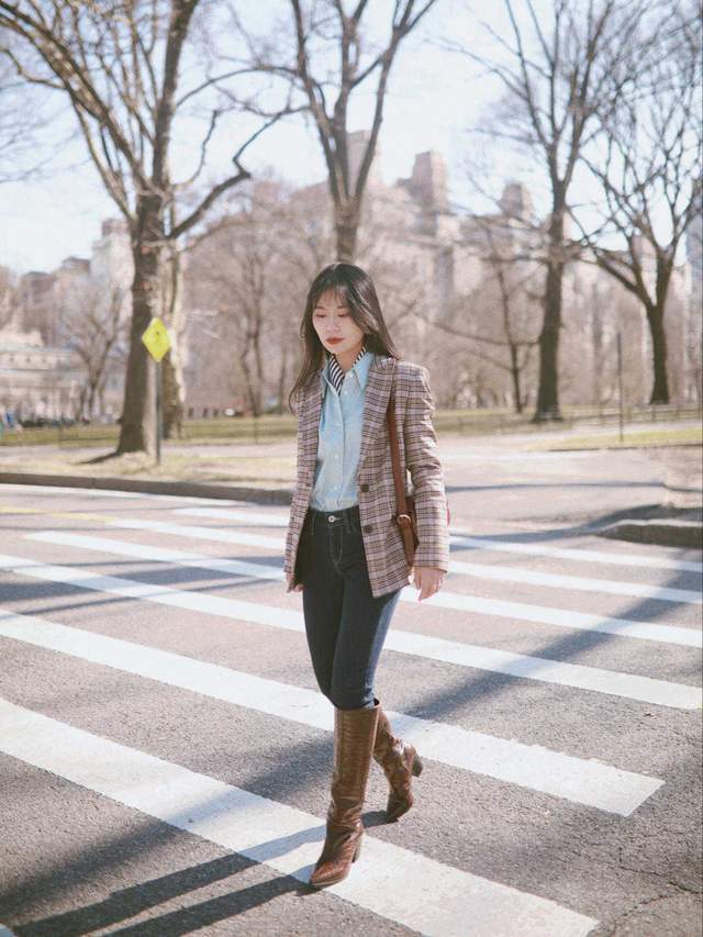 有气质|果然,西服外套还是配“牛仔裤”才洋气,显高显瘦,关键还耐看