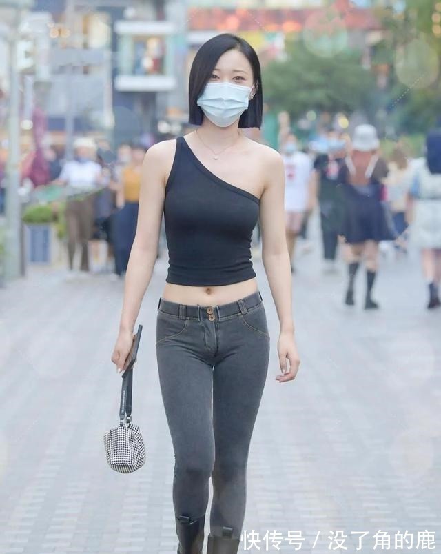 小个子 充满活力的打底裤穿出最美姿态，充满时尚女人的味道，休闲俏皮！