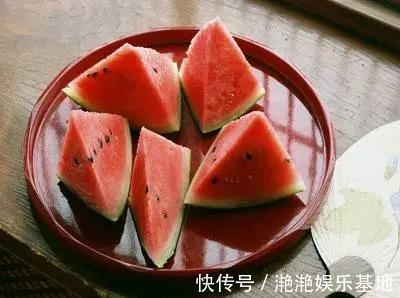 减肥|吃西瓜到底减肥还是长肉?别再纠结了,答案就在这里!