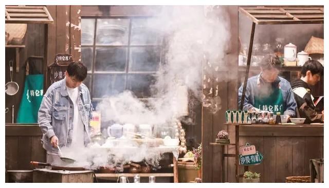 张子枫|《向往的生活》：彭昱畅对杨紫“因爱生恨”，亲手放出的瓜真甜