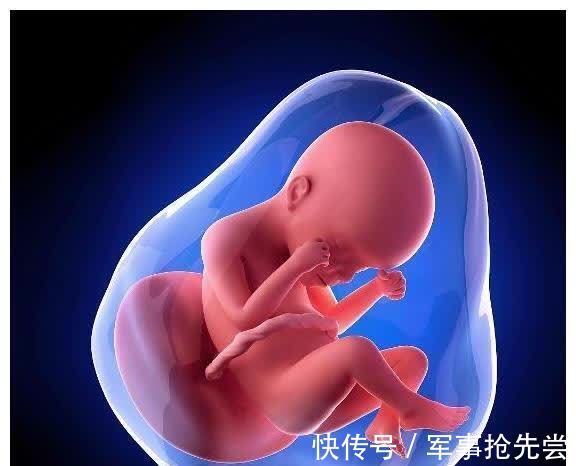 胎儿|胎儿一直待在羊水里，为什么发育这么好？羊水的3点作用很重要